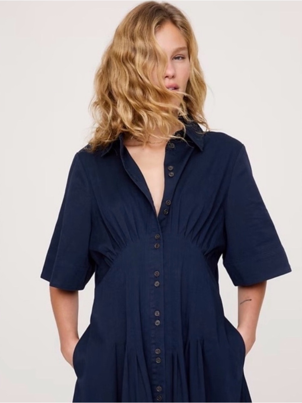 Banana Republic Stretch-Cotton Poplin Pintuck Long Navy Blue Shirt Dress (M) - Picture 4 of 8